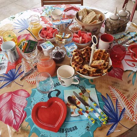 Bed and Breakfast Fenetre Sur Les Alpilles Saint-Martin-de-Crau Exterior foto