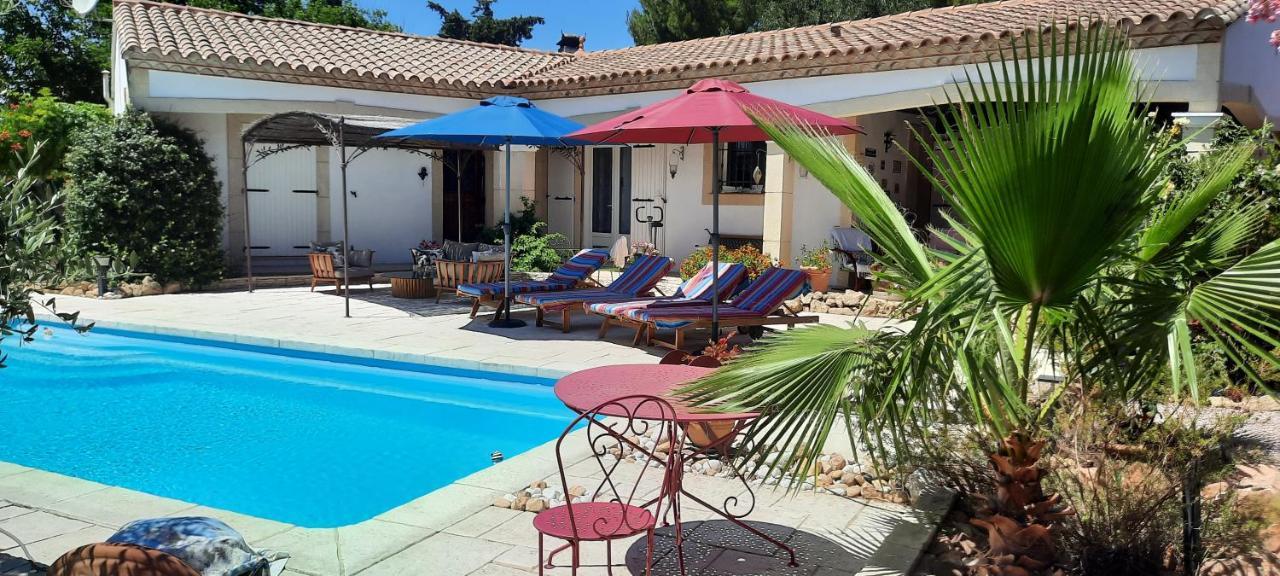 Bed and Breakfast Fenetre Sur Les Alpilles Saint-Martin-de-Crau Exterior foto
