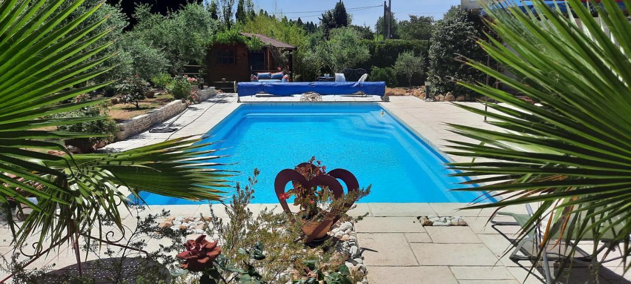 Bed and Breakfast Fenetre Sur Les Alpilles Saint-Martin-de-Crau Exterior foto