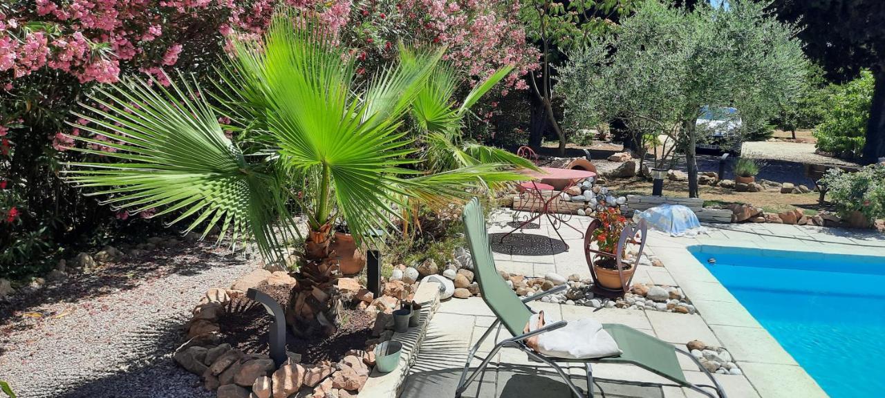 Bed and Breakfast Fenetre Sur Les Alpilles Saint-Martin-de-Crau Exterior foto