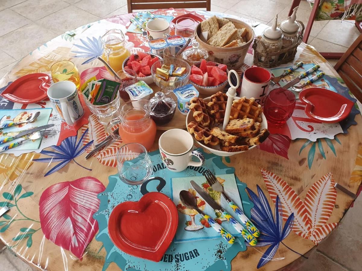 Bed and Breakfast Fenetre Sur Les Alpilles Saint-Martin-de-Crau Exterior foto